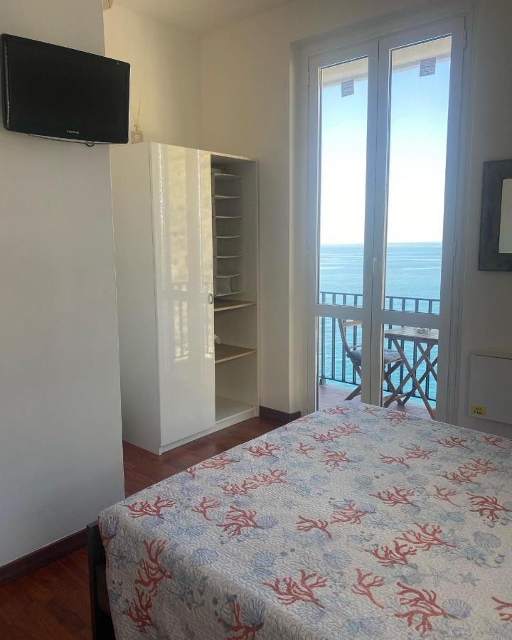Sollevante Guest House Riomaggiore Exterior photo