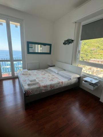Sollevante Guest House Riomaggiore Exterior photo